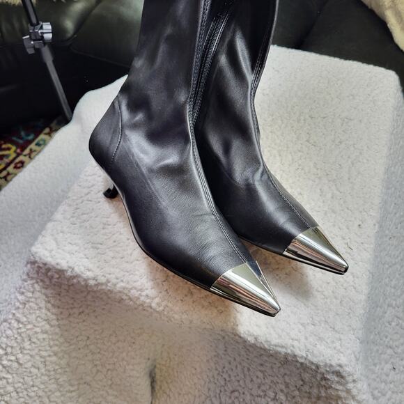 NEW Katy Perry The Micro Heel Stretch Bootie black leather metal toe cap size 10 - Picture 2 of 7